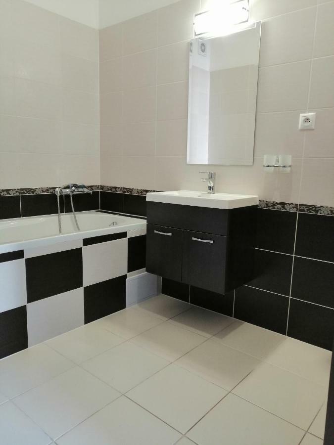 Apartment J&D Dunajská Streda Esterno foto