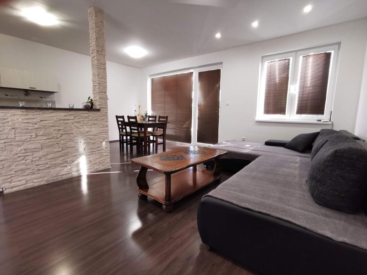 Apartment J&D Dunajská Streda Esterno foto